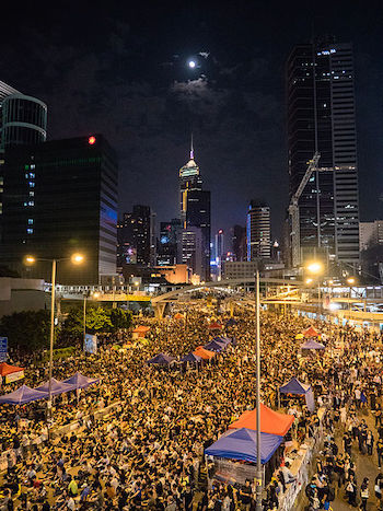 450px-Umbrella_Revolution_in_Admiralty_Night_View_20141010.jpg