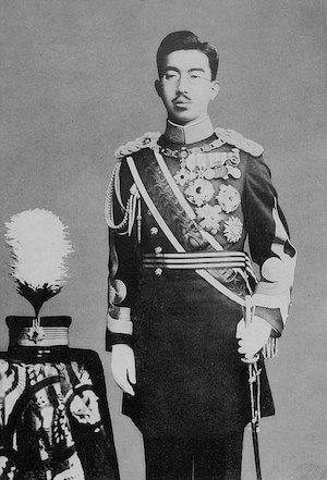 Emperor_Shōwa_official_portrait_1.jpg